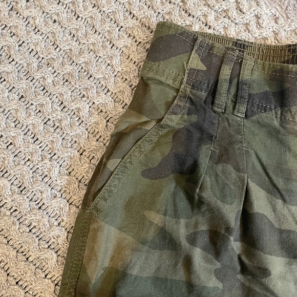 Camo Ultra-High Rise Joggers - Picture 5 of 7